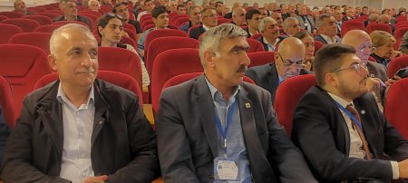 İsa Qəmbər yenidən başqan seçildi. İsa Qəmbər yenidən başqan seçildi.