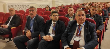 İsa Qəmbər yenidən başqan seçildi. İsa Qəmbər yenidən başqan seçildi.