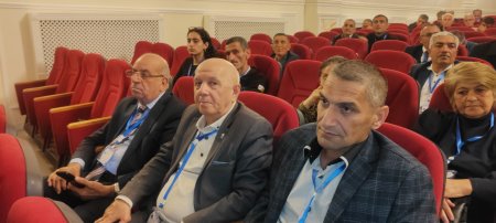 İsa Qəmbər yenidən başqan seçildi. İsa Qəmbər yenidən başqan seçildi.