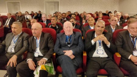 İsa Qəmbər yenidən başqan seçildi. İsa Qəmbər yenidən başqan seçildi.