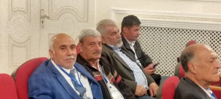 İsa Qəmbər yenidən başqan seçildi. İsa Qəmbər yenidən başqan seçildi.