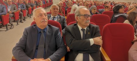 İsa Qəmbər yenidən başqan seçildi. İsa Qəmbər yenidən başqan seçildi.