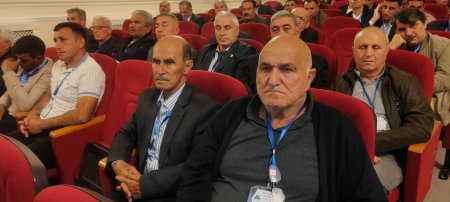 İsa Qəmbər yenidən başqan seçildi. İsa Qəmbər yenidən başqan seçildi.