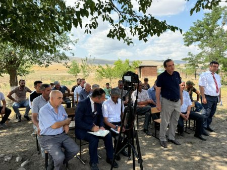 Laçın Rayon İcra Hakimiyyətinin başçısı Aqil Nəzərlinin rayon sakinləri ilə görüşü-səyyar qəbulu Şəki rayonu Bolludərə kəndində keçirildi. 24.06.2024