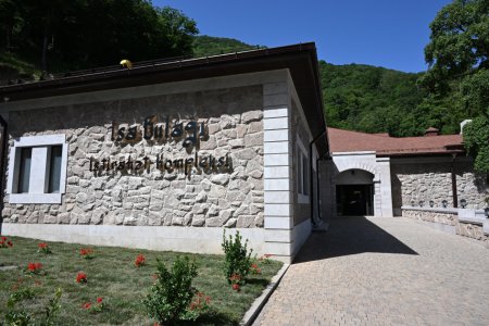 İlham Əliyev “İsa bulağı”nda - FOTOLAR