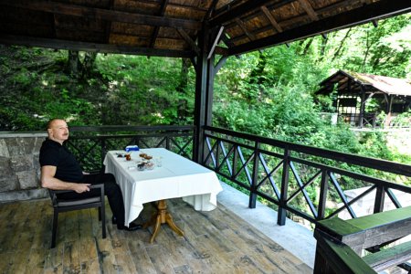İlham Əliyev “İsa bulağı”nda - FOTOLAR