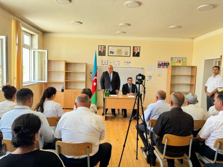 Laçın Rayon İcra Hakimiyyətinin başçısı Aqil Nəzərlinin növbəti görüşü-səyyar qəbulu Ağcabədi rayonunun Taxta Körpü ərazisindəki 256 ailəlik qəsəbədə keçirildi
