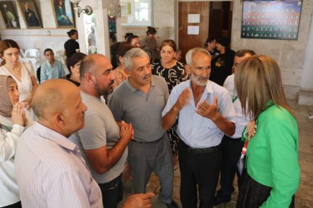 Deputatlığa namizəd Günay Ağamalı Salyan rayonunun Kür Qaraqaşlı kəndində seçicilərlə  görüşdü