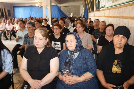 Deputatlığa namizəd Günay Ağamalı Salyan rayonunun Kür Qaraqaşlı kəndində seçicilərlə  görüşdü