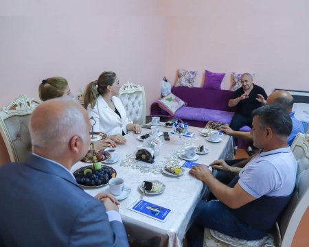 Şəhid ailələrindən olan seçicilərim və əhali ilə görüşlərim davam edir. 