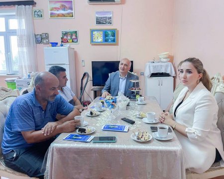 Şəhid ailələrindən olan seçicilərim və əhali ilə görüşlərim davam edir. 