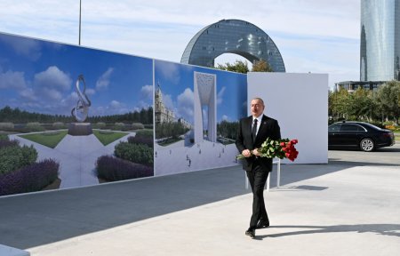 İlham Əliyev Zəfər parkında - FOTOLAR