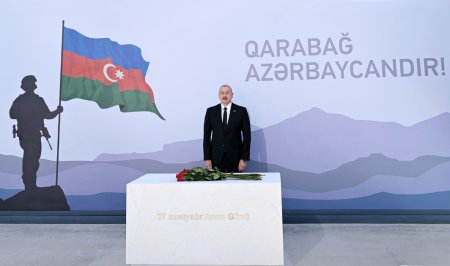 İlham Əliyev Zəfər parkında - FOTOLAR