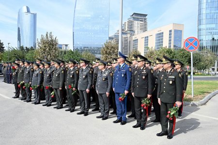 Zakir Həsənov və şəxsi heyət Zəfər parkında - FOTO