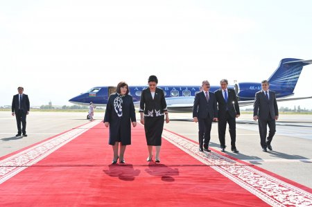 Sahibə Qafarova Tacikistana gedib