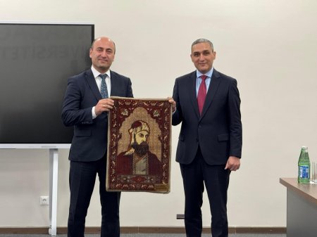 Azərbaycan Texnologiya Universitetinin rektoru vəzifələrini icra edən , hörmətli Yaşar Ömərovun rəhbərlik etdiyi nümayəndə heyəti Qarabağ Universitetini ziyarət etdi.
