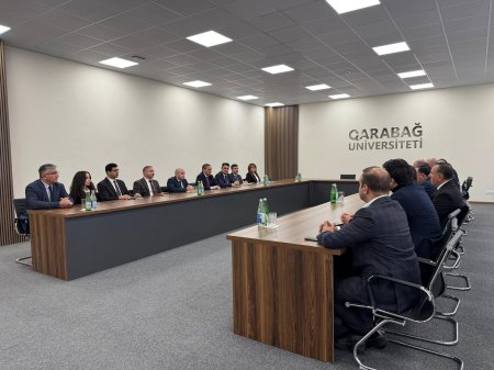 Azərbaycan Texnologiya Universitetinin rektoru vəzifələrini icra edən , hörmətli Yaşar Ömərovun rəhbərlik etdiyi nümayəndə heyəti Qarabağ Universitetini ziyarət etdi.