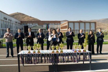 Bu gün Mehdi Mehdizadə adına Cəbrayıl şəhər tam orta məktəbdə ilk dəfə "Zəfər Günü"nə həsr olunan müxtəlif idman növləri üzrə yarışlara start verilib.