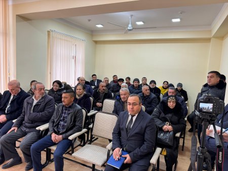 Laçın Rayon İcra Hakimiyyətinin başçısı Aqil Nəzərlinin növbəti görüşü-səyyar qəbulu Şirvan şəhəri ərazisindəki 685 ailəlik məcburi köçkünlər qəsəbəsində keçirildi.