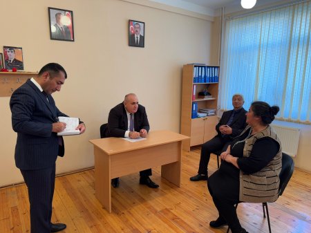 Laçın Rayon İcra Hakimiyyətinin başçısı Aqil Nəzərlinin növbəti görüşü-səyyar qəbulu Tərtər rayonu ərazisindəki 1170 ailəlik məcburi köçkünlər qəsəbəsində keçirildi. 11.03.2025