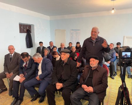 Laçın Rayon İcra Hakimiyyətinin başçısı Aqil Nəzərlinin növbəti görüşü-səyyar qəbulu Sabirabad rayonu ərazisində keçirildi. 14.03.2025