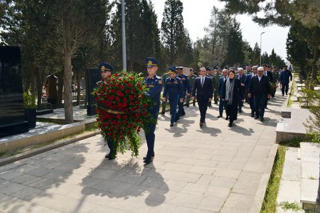 Aprel şəhidlərinin xatirəsi yad edilib - VİDEO