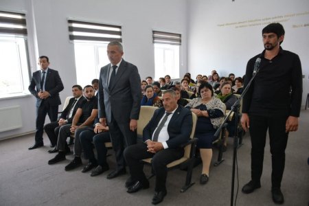 Tərtər Rayon İcra Hakimiyyətinin başçısı Müstəqim Məmmədovun növbəti səyyar-qəbul görüşü Azad Qaraqoyunlu kəndində keçirilib