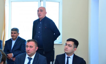 Seymur Orucov Düzqışlaq kəndində növbəti dəfə vətəndaşları dinləyib