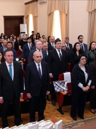 Azərbaycan Milli Kitabxanasında Bakı Beynəlxalq Multikulturalizm Mərkəzinin (BBMM) təşəbbüsü ilə Qurban Səidin Ukrayna dilində nəşr edilmiş “Əli və Nino” kitabının təqdimatı olub.