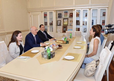 Zakir Fərəcov Alman-Azərbaycan Ticarət Palatasının icraçı direktoru ilə görüşüb