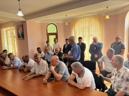 Laçın Rayon İcra Hakimiyyətinin başçısı Aqil Nəzərlinin növbəti görüşü-səyyar qəbulu Mingəçevir şəhəri ərazisində keçirildi. 11.06.2025