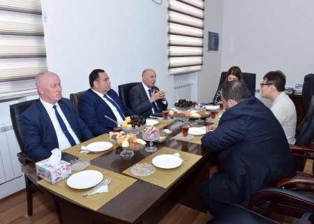 Koreyalı mütəxəssis Sumqayıt Şəhər İcra Hakimiyyətində – FOTO