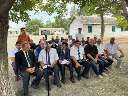 Laçın Rayon İcra Hakimiyyətinin başçısı Aqil Nəzərlinin növbəti görüşü-səyyar qəbulu Bərdə rayonunun Kələntərli kəndi ərazisində keçirildi. 15.08.2025