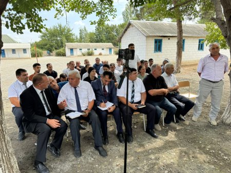 Laçın Rayon İcra Hakimiyyətinin başçısı Aqil Nəzərlinin növbəti görüşü-səyyar qəbulu Bərdə rayonunun Kələntərli kəndi ərazisində keçirildi. 15.08.2025