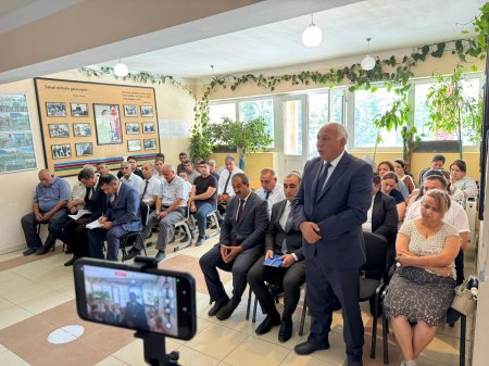 Laçın Rayon İcra Hakimiyyətinin başçısı Aqil Nəzərlinin növbəti görüşü-səyyar qəbulu Ağcabədi rayonunun Taxta Körpü ərazisindəki 552 ailəlik qəsəbədə keçirildi. 04.09.2025