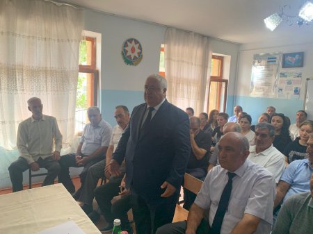Laçın Rayon İcra Hakimiyyətinin başçısı Aqil Nəzərlinin növbəti görüşü-səyyar qəbulu Abşeron rayonunun Ceyranbatan qəsəbəsi ərazisində keçirildi. 05.09.2025