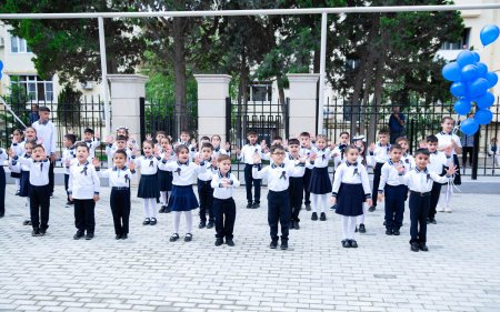 Sumqayıtda 36 nömrəli tam orta məktəbin yenidənqurmadan sonra açılışı olub