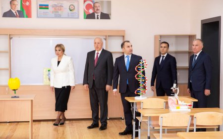 Sumqayıtda 36 nömrəli tam orta məktəbin yenidənqurmadan sonra açılışı olub