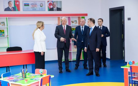 Sumqayıtda 36 nömrəli tam orta məktəbin yenidənqurmadan sonra açılışı olub