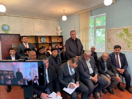 Laçın Rayon İcra Hakimiyyəti başçısı Aqil Nəzərlinin növbəti görüşü-səyyar qəbulu Ağcabədi rayonunun Muğanlı kəndində keçirildi. 03.10.2025