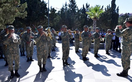 Sumqayıtda Birinci Qarabağ müharibəsinin şəhidi Lətif Şahhüseynov dəfn edilib