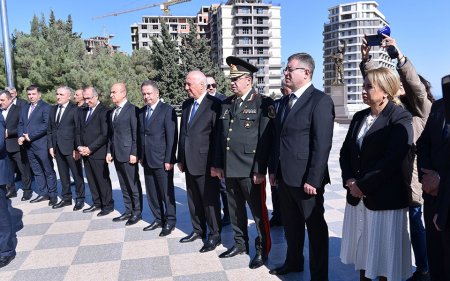 Sumqayıtda Birinci Qarabağ müharibəsinin şəhidi Lətif Şahhüseynov dəfn edilib