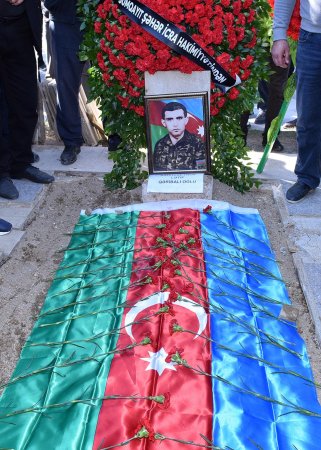 Sumqayıtda Birinci Qarabağ müharibəsinin şəhidi Lətif Şahhüseynov dəfn edilib
