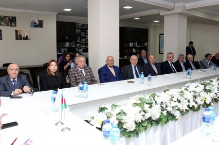 “Ronahi” Kürd Mədəniyyət Mərkəzinin yaranmasının 35 illiyinə həsr olunan tədbir keçirilib. 