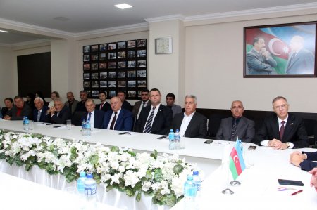 “Ronahi” Kürd Mədəniyyət Mərkəzinin yaranmasının 35 illiyinə həsr olunan tədbir keçirilib. 