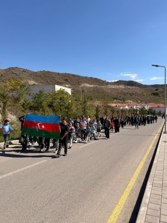 Laçın Rayon İcra Hakimiyyəti başçısının Zabux kənd inzibati ərazi dairəsi üzrə namizədliyinin təşkilatçılığı ilə işğaldan azad olunmuş Zabux kəndində 8 noyabr "Zəfər Günü"nün 5-ci il dönümü münasibətilə tədbirlər keçilirmişdir.