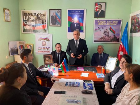 Bu gün Laçın rayonu Kamallı kənd icra nümayəndəliyinin iş otağında Zəfər gününün beşinci ildönümünə həsr olunmuş dəyirmi masa ətrafında sakinlərimizlə maarifləndirici tədbir  keçirilmişdir.