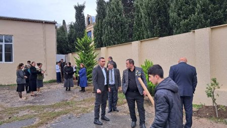 Quşçu kənd icra nümayəndəliyi və tam orta məktəbinin kollektivi ilə birlikdə məktəbdə tədbir keçirilmişlər 
