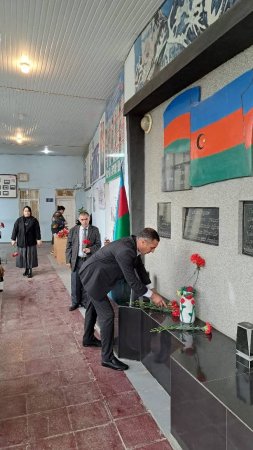 Quşçu kənd icra nümayəndəliyi və tam orta məktəbinin kollektivi ilə birlikdə məktəbdə tədbir keçirilmişlər 