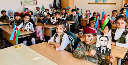 Səngəçalda yerləşən 222 nömrəli məktəbdə Zəfər Gününün 5 illiyi qeyd olunub